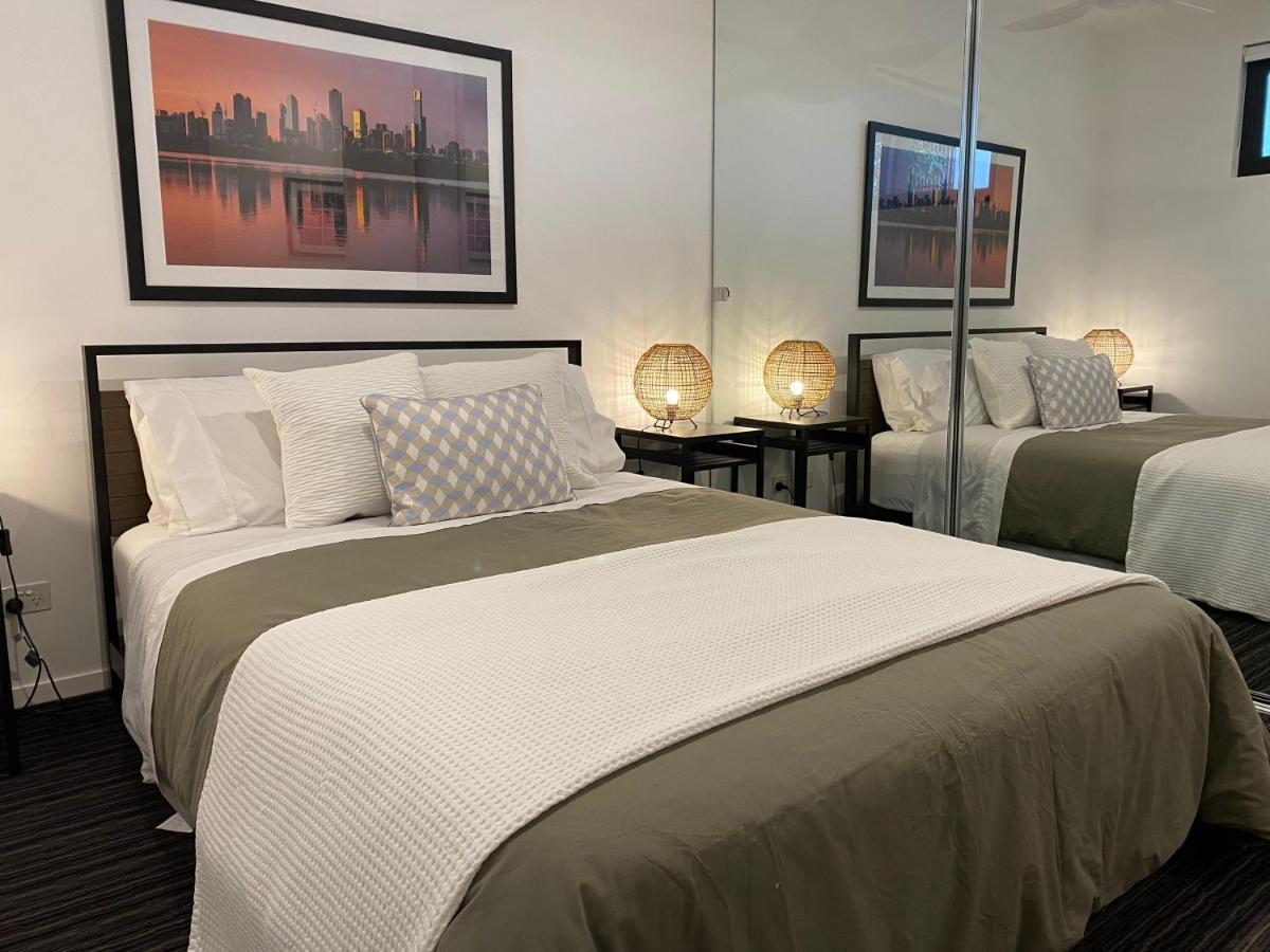 מלבורן Modern Quiet 1 & 2 Bed Apt Opposite Albert Park מראה חיצוני תמונה