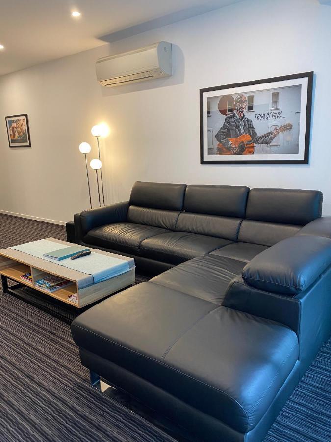 מלבורן Modern Quiet 1 & 2 Bed Apt Opposite Albert Park מראה חיצוני תמונה