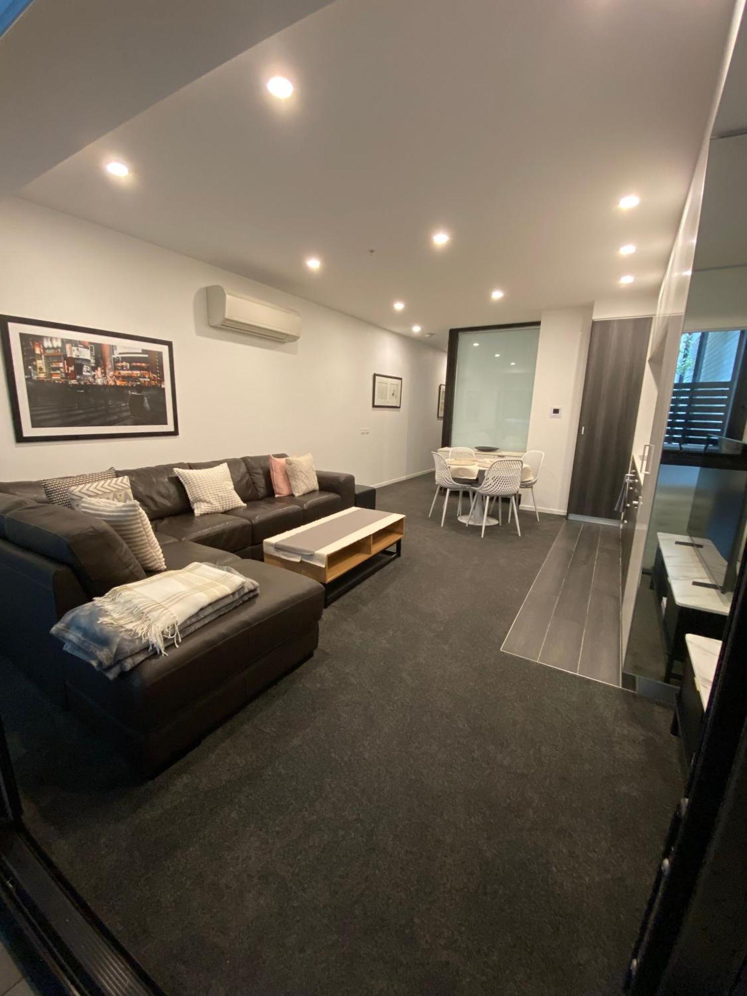 מלבורן Modern Quiet 1 & 2 Bed Apt Opposite Albert Park מראה חיצוני תמונה