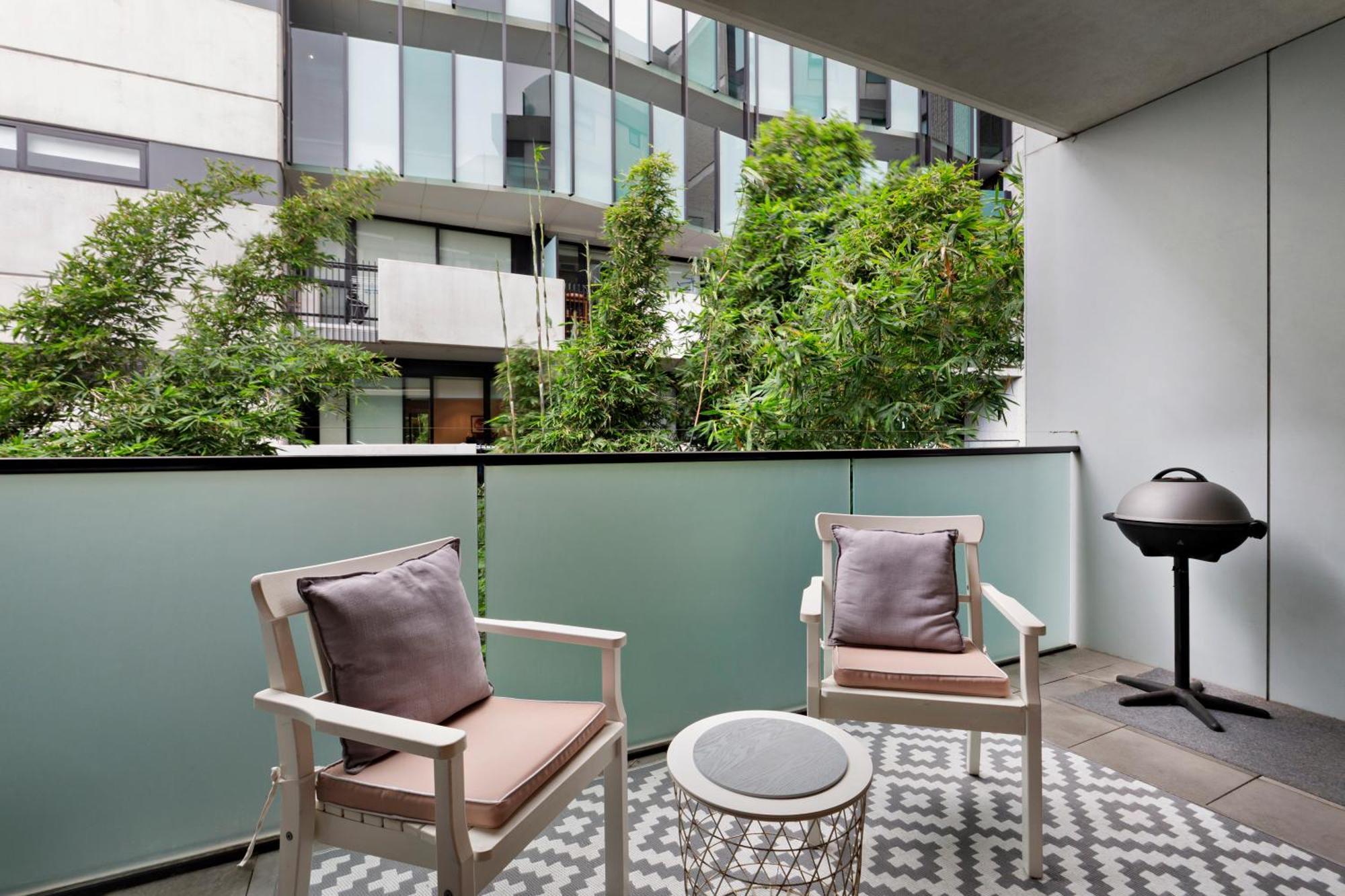 מלבורן Modern Quiet 1 & 2 Bed Apt Opposite Albert Park מראה חיצוני תמונה